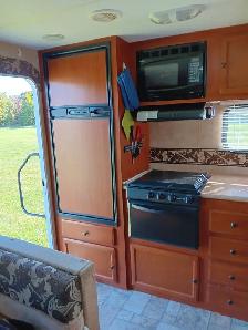 2011 KZ Sportsman S241RK travel trailer - Photo 4