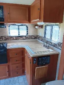 2011 KZ Sportsman S241RK travel trailer - Photo 5