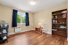 Upgraded 3bdrm townhome with fin. bsmt - no rear neighbours - Photo 8