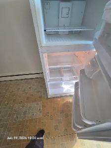 Spacious 2-Bedroom Upper-Level Apartment for Rent - Photo 2