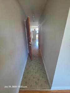 Spacious 2-Bedroom Upper-Level Apartment for Rent - Photo 6