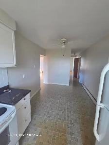 Spacious 2-Bedroom Upper-Level Apartment for Rent - Photo 7