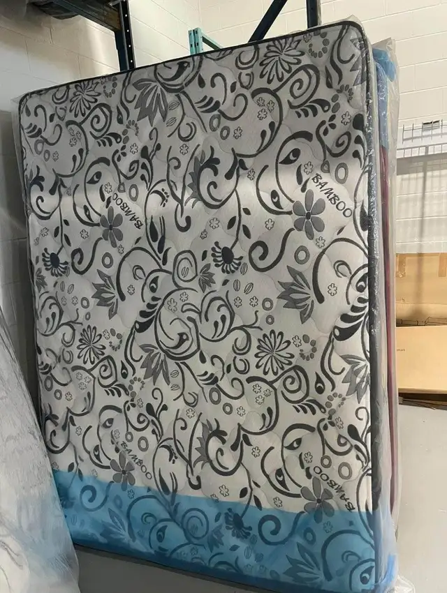 'Twin Mattress' Full Mattress : Queen Mattress / King Mattress