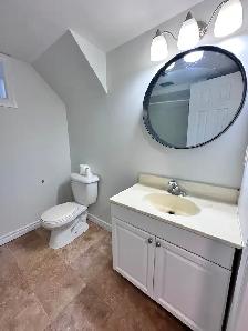 2 Bedroom Lower Apartment North End - Photo 3