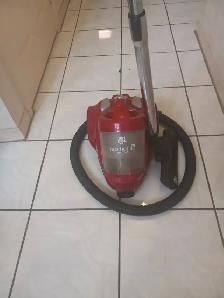 DIRT DEVIL  VACUUM