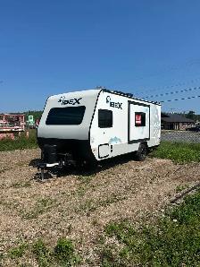 travel Trailer - Photo 2