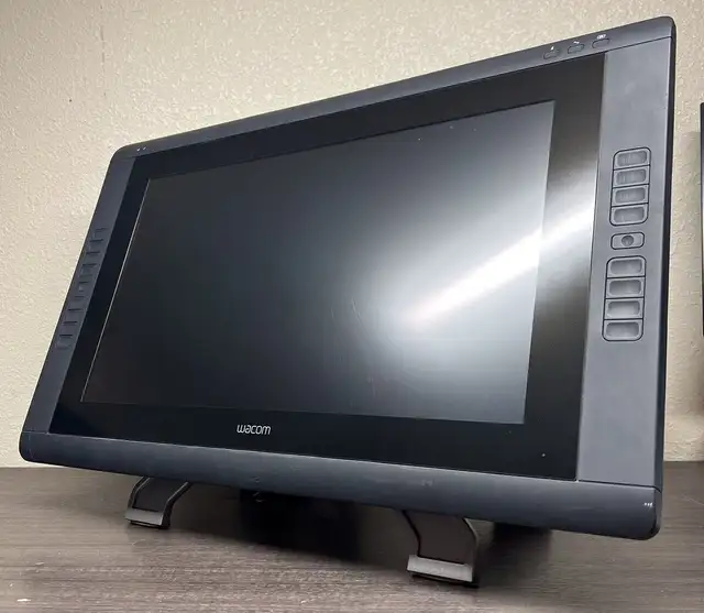 Wacom Cintiq 22HD 22' DTK-2200 Interactive Pen Display