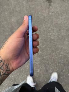 Iphone 16 - Photo 2