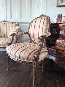 Antique French Louis Arm Chairs - Photo 5