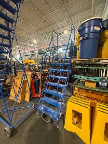 Used 8 step rolling ladder for sale. - Photo 2