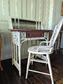 Antique Wicker Desk and chair - Photo 2