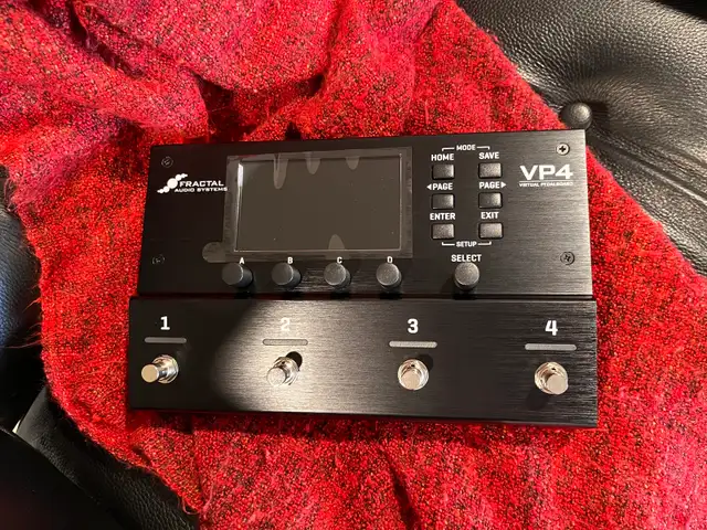 fractal VP4 multi-effect brand new in box