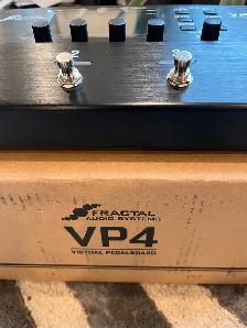fractal VP4 multi-effect brand new in box - Photo 3