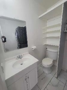 Pet friendly 3-bedroom main floor - Photo 8