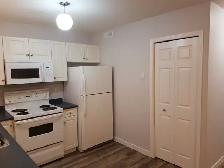 Early September, Bright/Spacious, Townhouse Lakewood Area - Photo 4