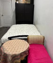 A shared, furnished room for rent in Mississauga - Photo 2