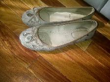 SOULIERS BALLERINES ALDO GR 7.5 FEMME TRÈS CONFORTABLES: $10.00 - Photo 2