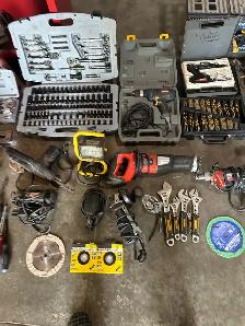 large assortment of tools - Photo 2