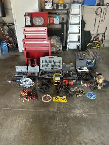large assortment of tools - Photo 4