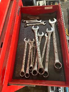 large assortment of tools - Photo 8