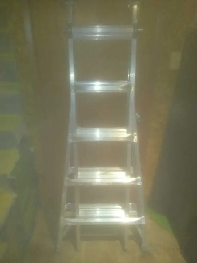 MASTERCRAFT ALUMINUM EXTENSION LADDER
