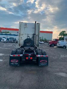 Freightliner 2000 FLD-120 - Photo 7