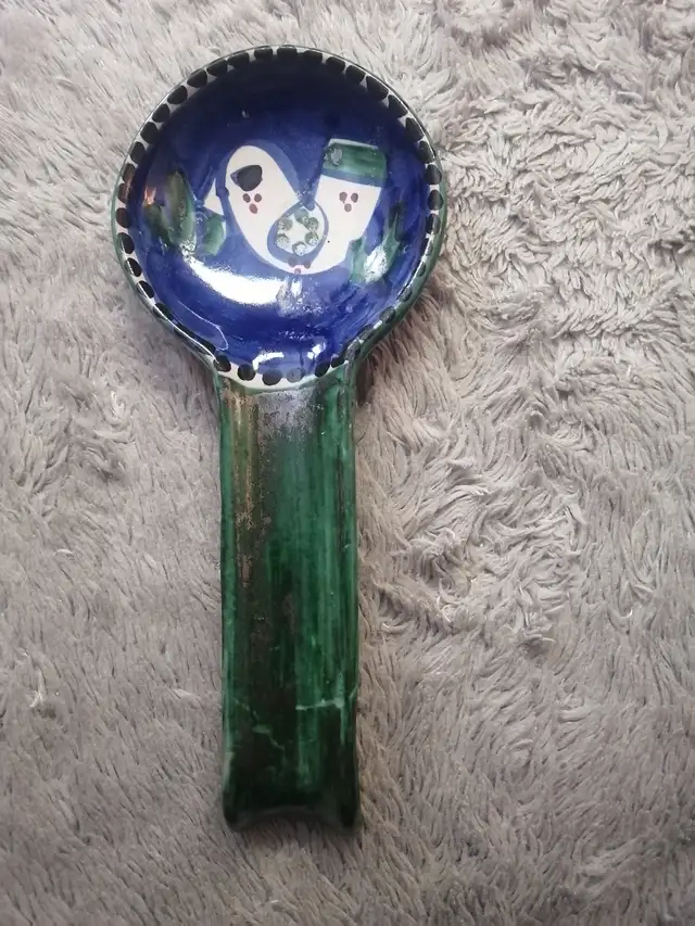 Ceramic spoon rest
