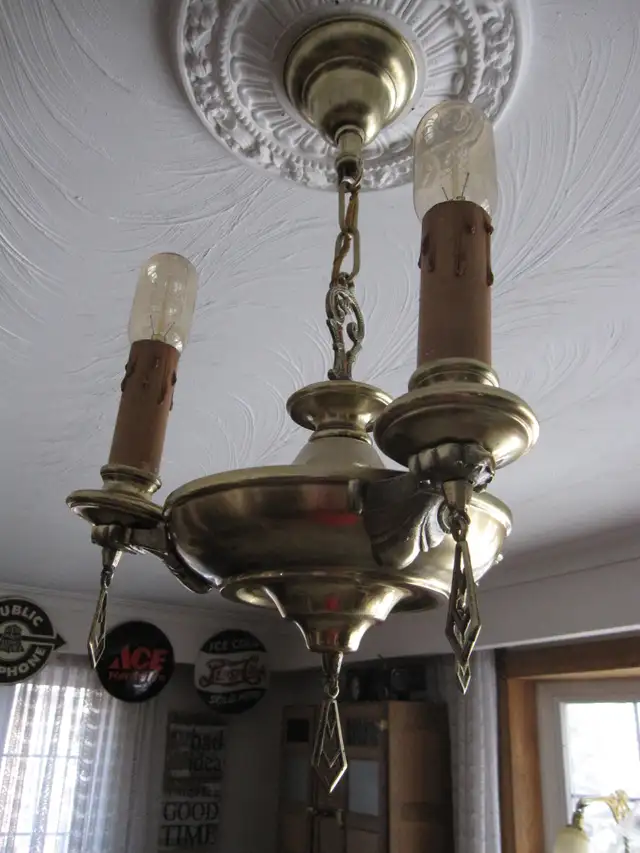 1930s ANTIQUE BRASS 3 ARM PAN CANDLEWICK CEILING LAMP FIXTURE