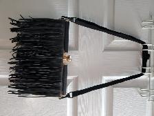 SAC À MAIN NEUF UNIQUE EN CUIR NOIR POUR SOIRÉE OU AUTRE: $25.00 - Photo 2