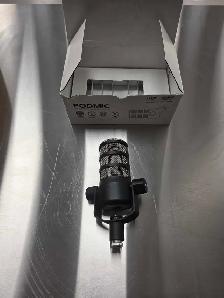 rode poetic podcast microphone