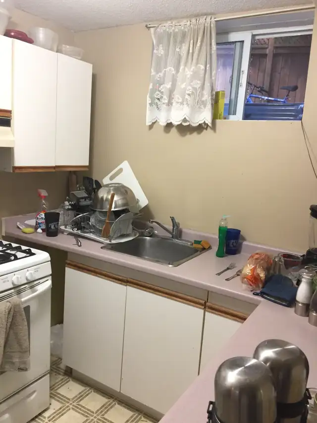 FURNISHED CLEAN ROOMS FOR RENT