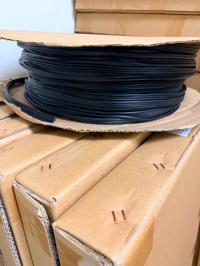 EPDM tape (2 rolls of 200 m = 656 ft AVAILABLE)