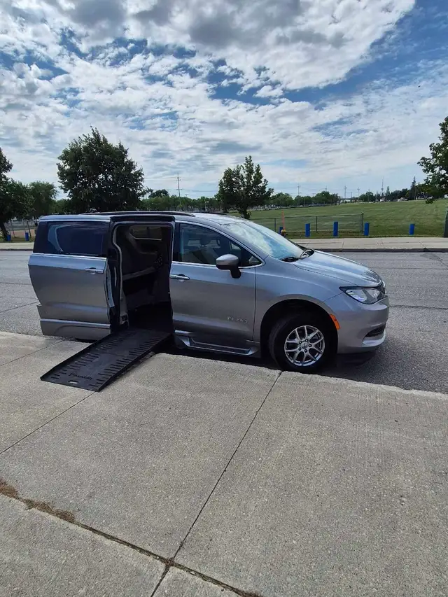 2021 Chrysler Pacifica Wheelchair Accessible Van