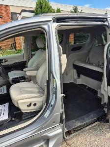 2021 Chrysler Pacifica Wheelchair Accessible Van - Photo 5