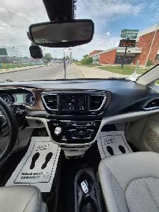 2021 Chrysler Pacifica Wheelchair Accessible Van - Photo 7