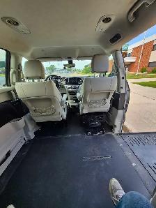 2021 Chrysler Pacifica Wheelchair Accessible Van - Photo 10