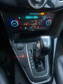 2018 Ford Focus Titanium Hatchback - Photo 10