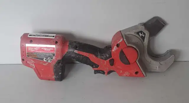 Milwaukee 247020 PVC Pipe Shear (32231460)