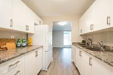Student Rooms Available - Walk to Fanshawe Campus - Photo 6