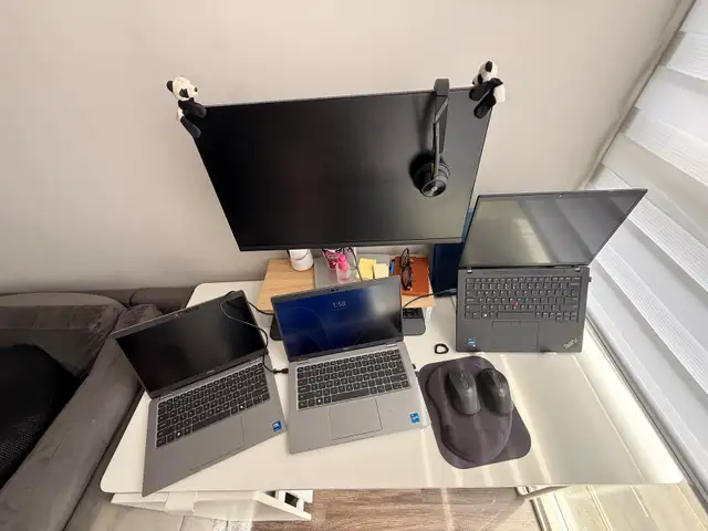 computer table with drawers for sale $120