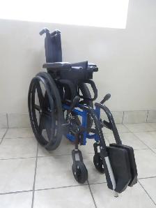 Wheelchair - Photo 2