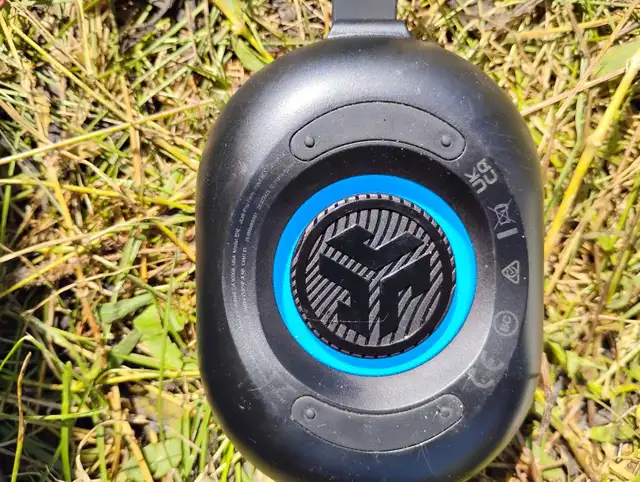 JLAB small party speaker