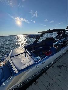 Malibu Wake Surfing on Lake Simcoe – Starting at $250/Hour ‍♀️