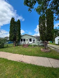 170 PINE CRES.,OPEN HOUSE SATURDAY 12-2:00