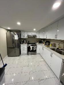 MASTER BEDROOM WITH ATTACHED WASHROOM AVAILABLE IN MISSISSAUGA - Photo 3