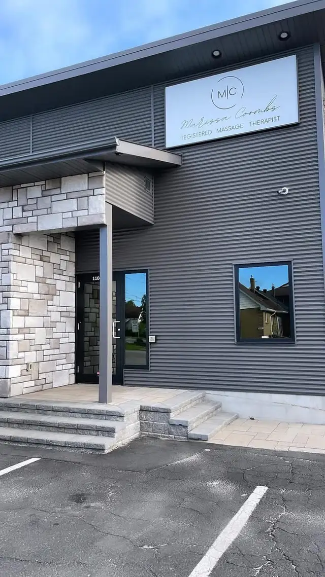 Treatment room / office for rent