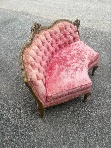 Free delivery used Vintage Pink Settee - Photo 4