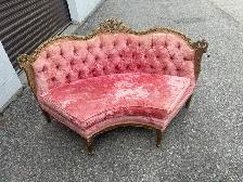 Free delivery used Vintage Pink Settee - Photo 5