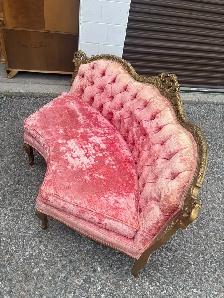 Free delivery used Vintage Pink Settee - Photo 7
