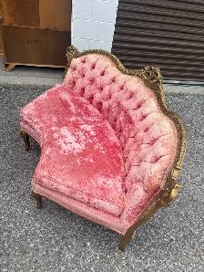 Free delivery used Vintage Pink Settee - Photo 8